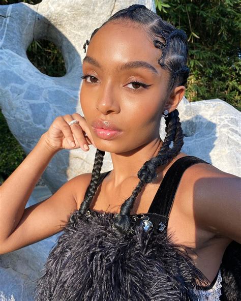 Yara Shahidi’s Emmy Awards Beauty Included an Eye